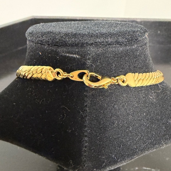 Joan Rivers interchangeable gold necklace with matching stud earrings - Picture 4 of 7